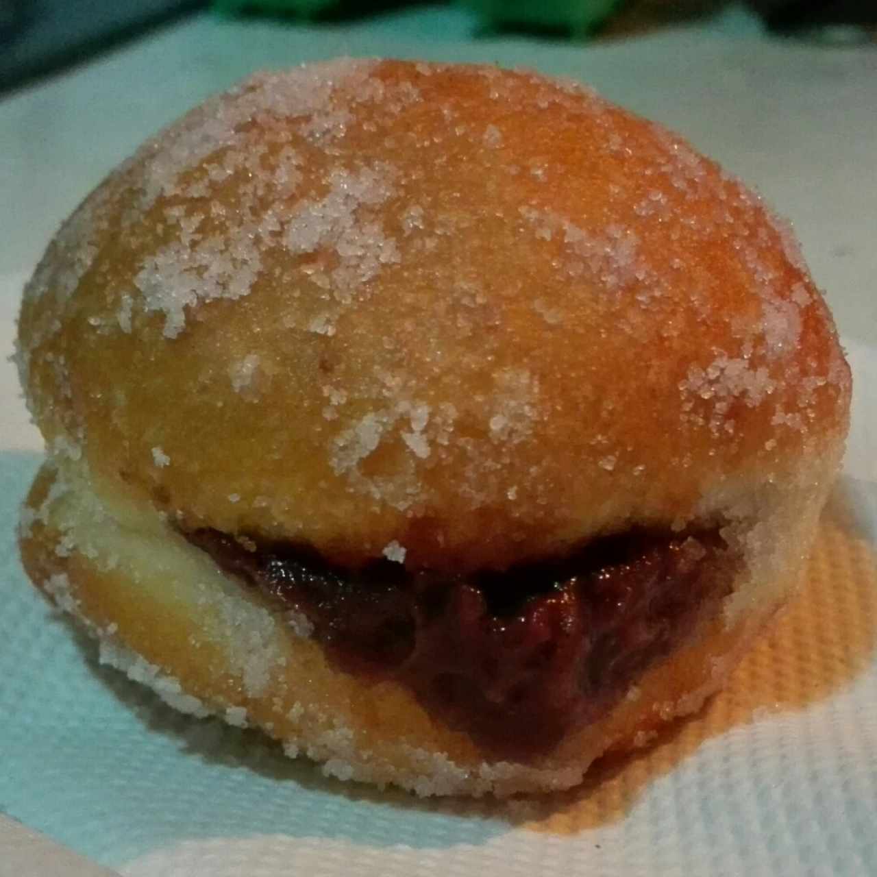 Bomba rellena de chocolate