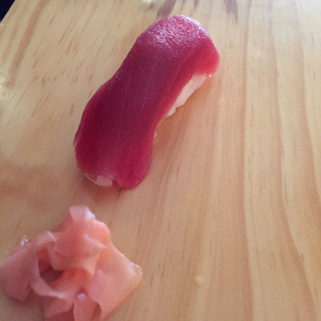 Tuna nigiri