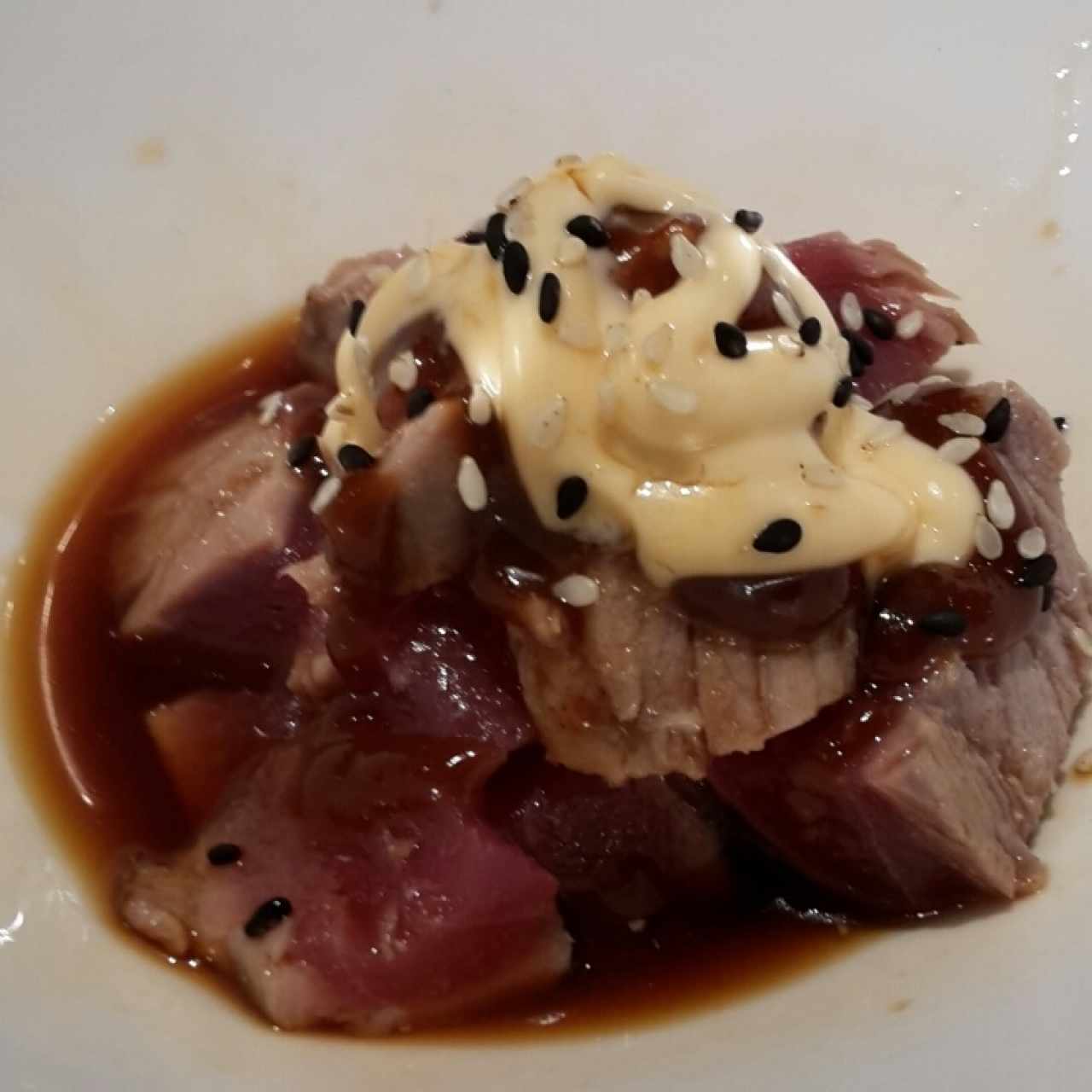 atún abrazado en salsa ponzu 