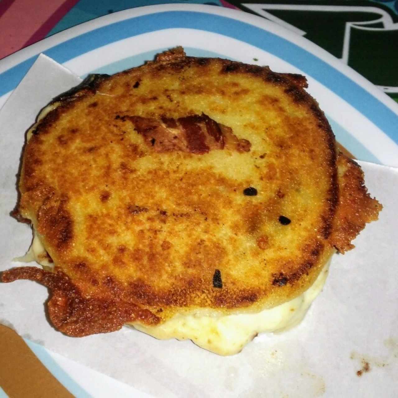 Quesera con Tocineta
