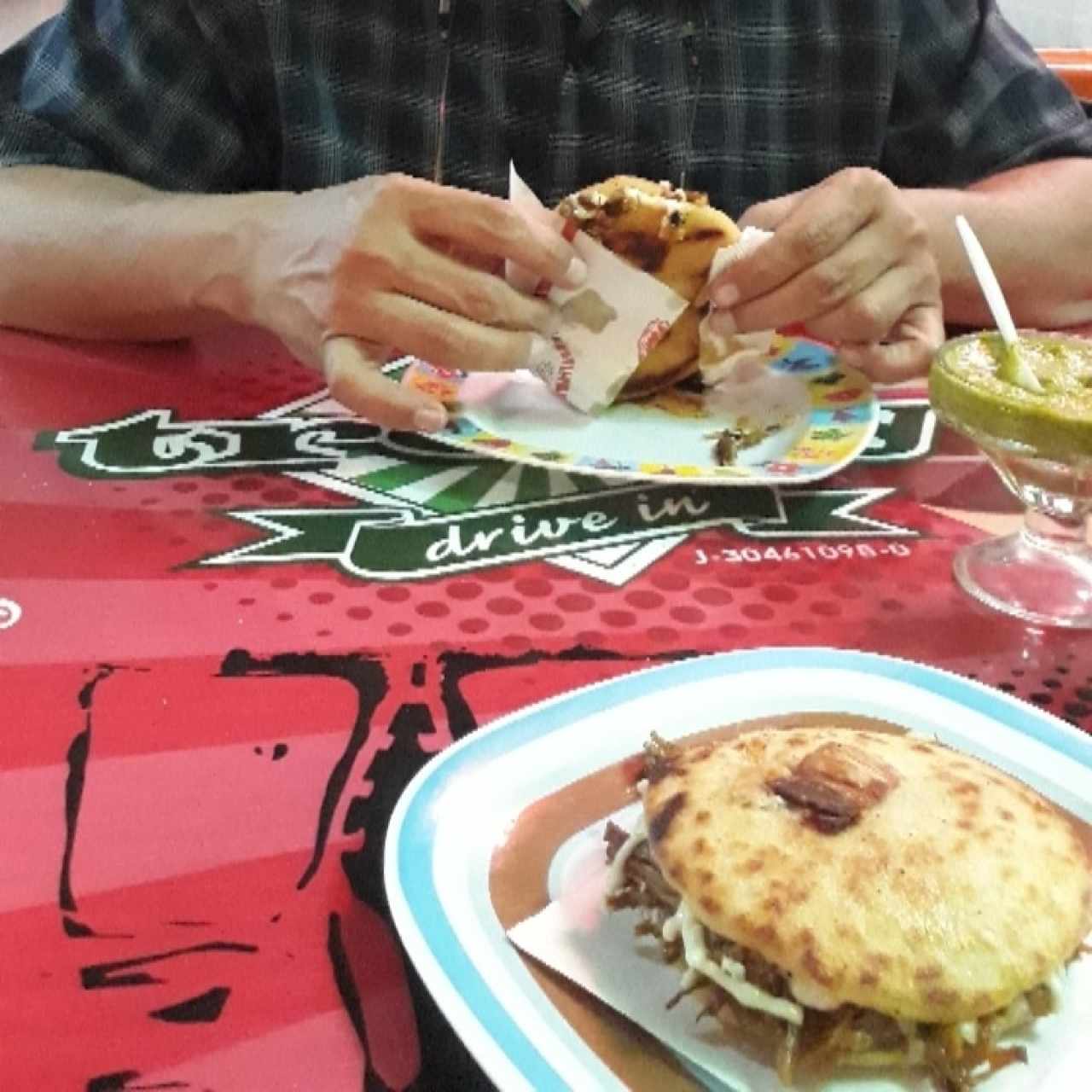 Arepa quesera con carne