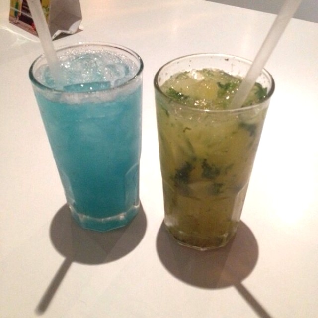 Recomendado el mojito de parchita y el cocoloco 
