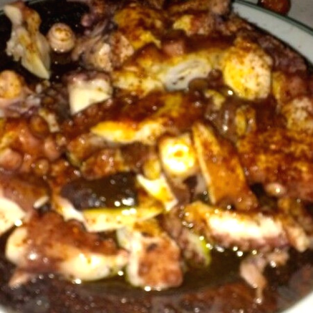 Pulpo a La Gallega y champiñones con chistorras, imperdibles!