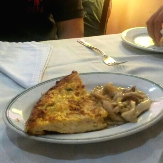 Tortilla española y berenjenas
