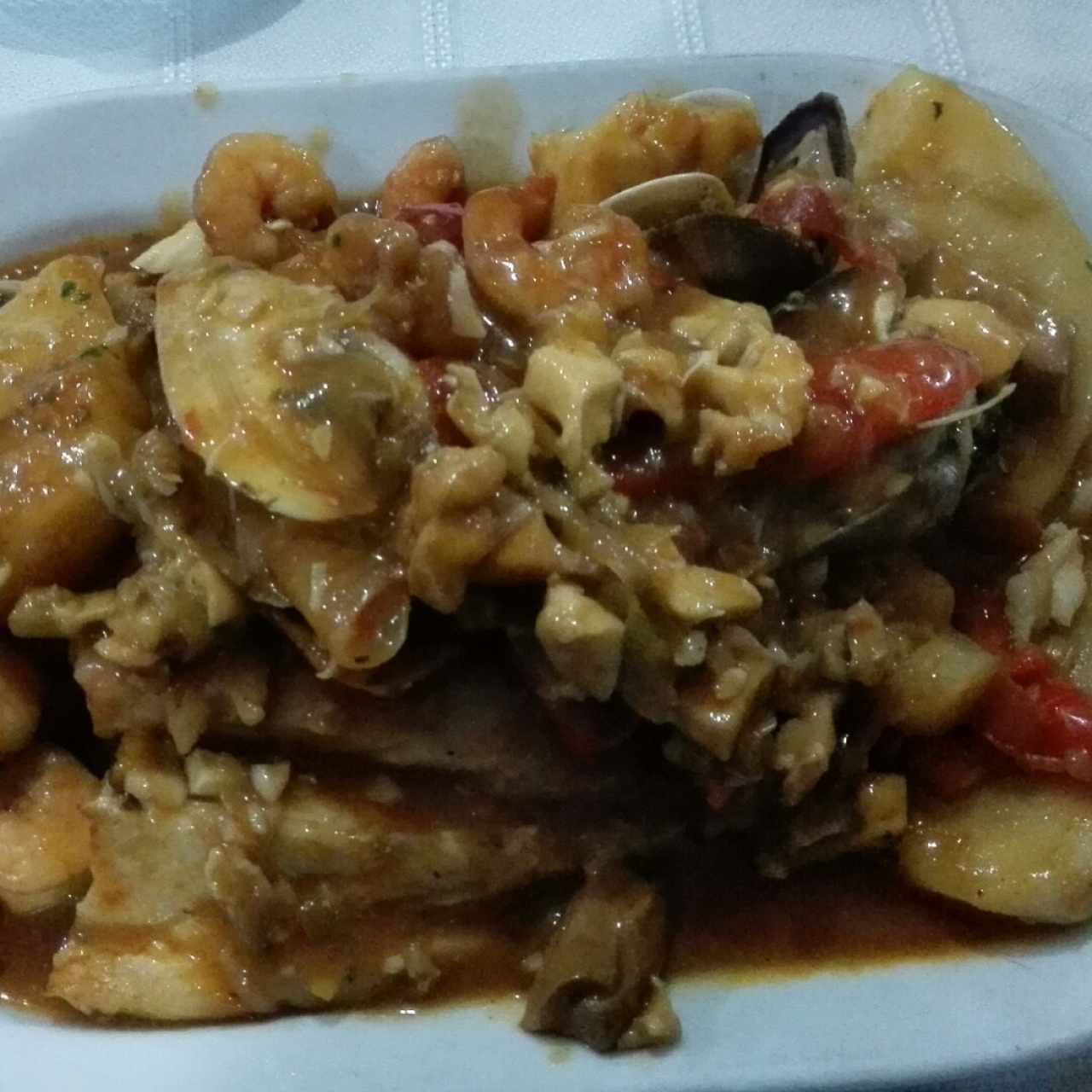 caldeirada de robalo con mariscos