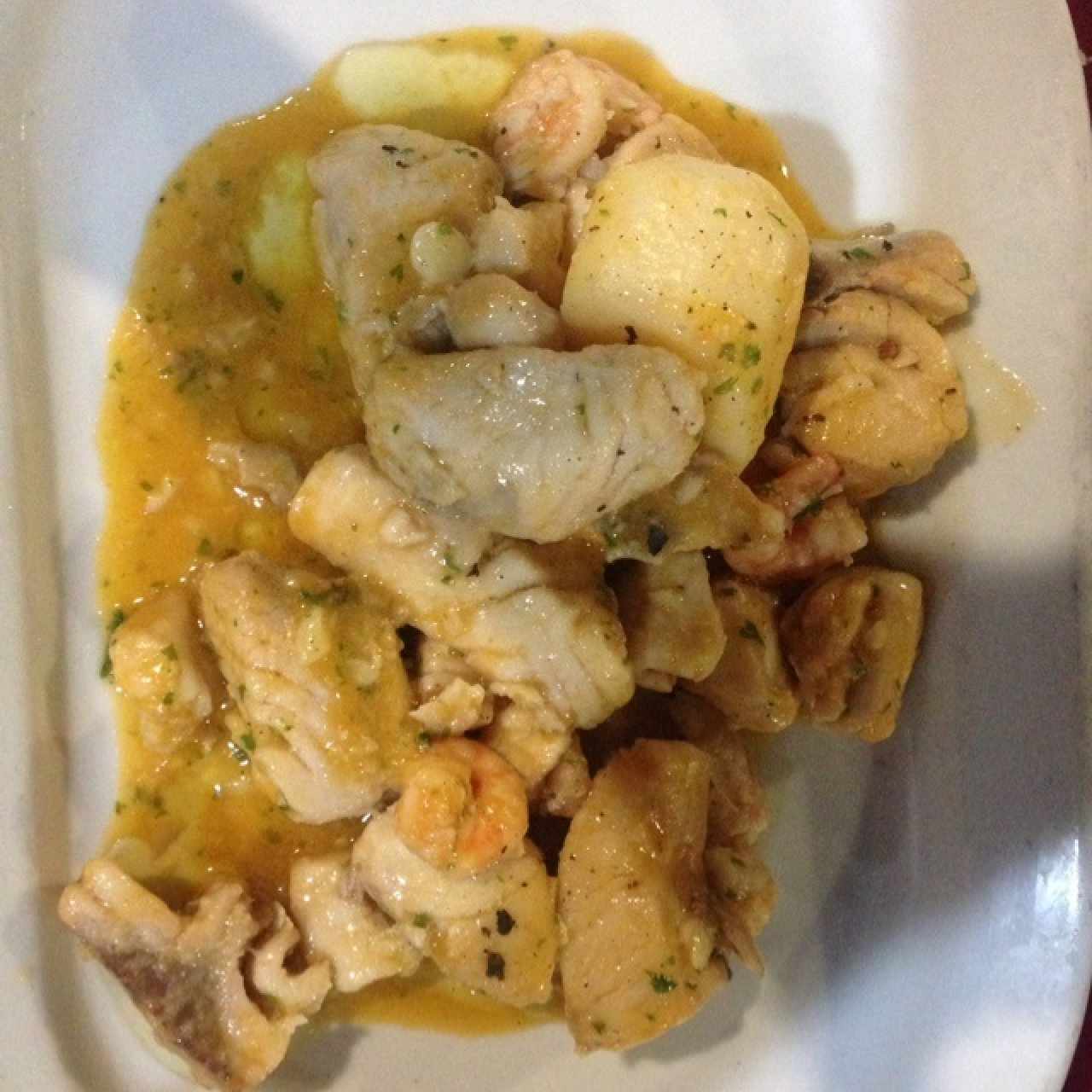 Cazuela de robalo y camarones 