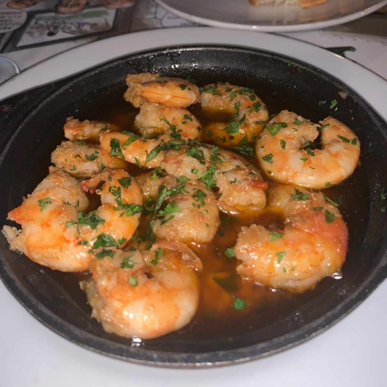Camarones al ajillo 