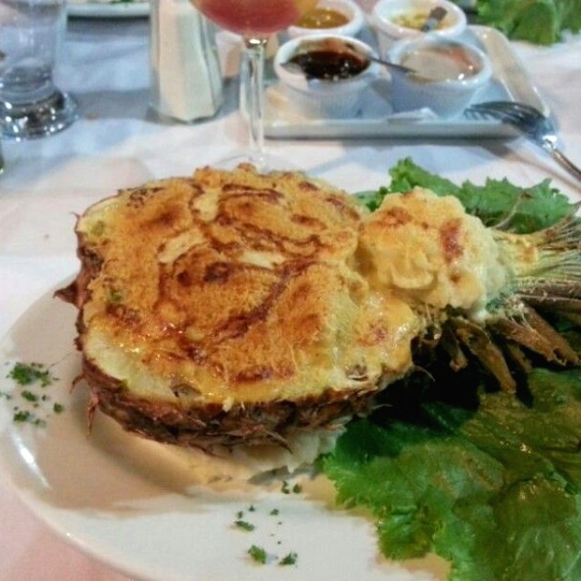 Langosta en Carcaza de Piña. 