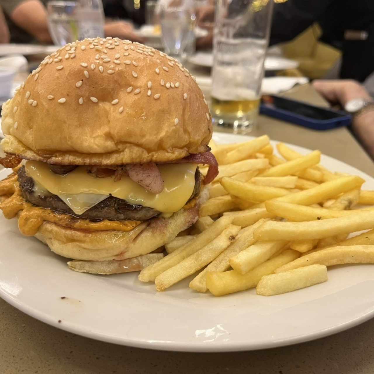Hanburguesa buena pero nuy costosa 