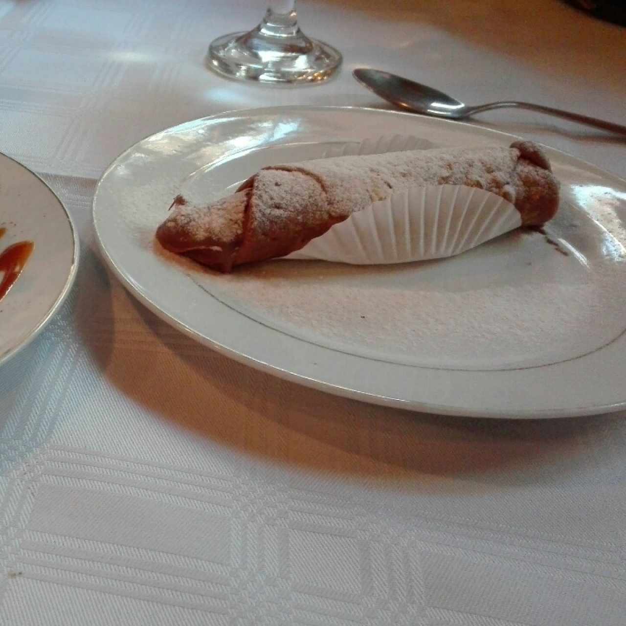 Canolli relleno de Nutella