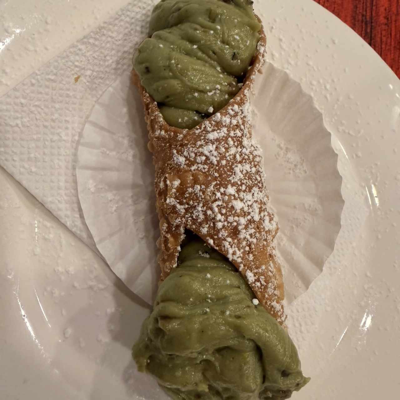 Canoli de pistacho