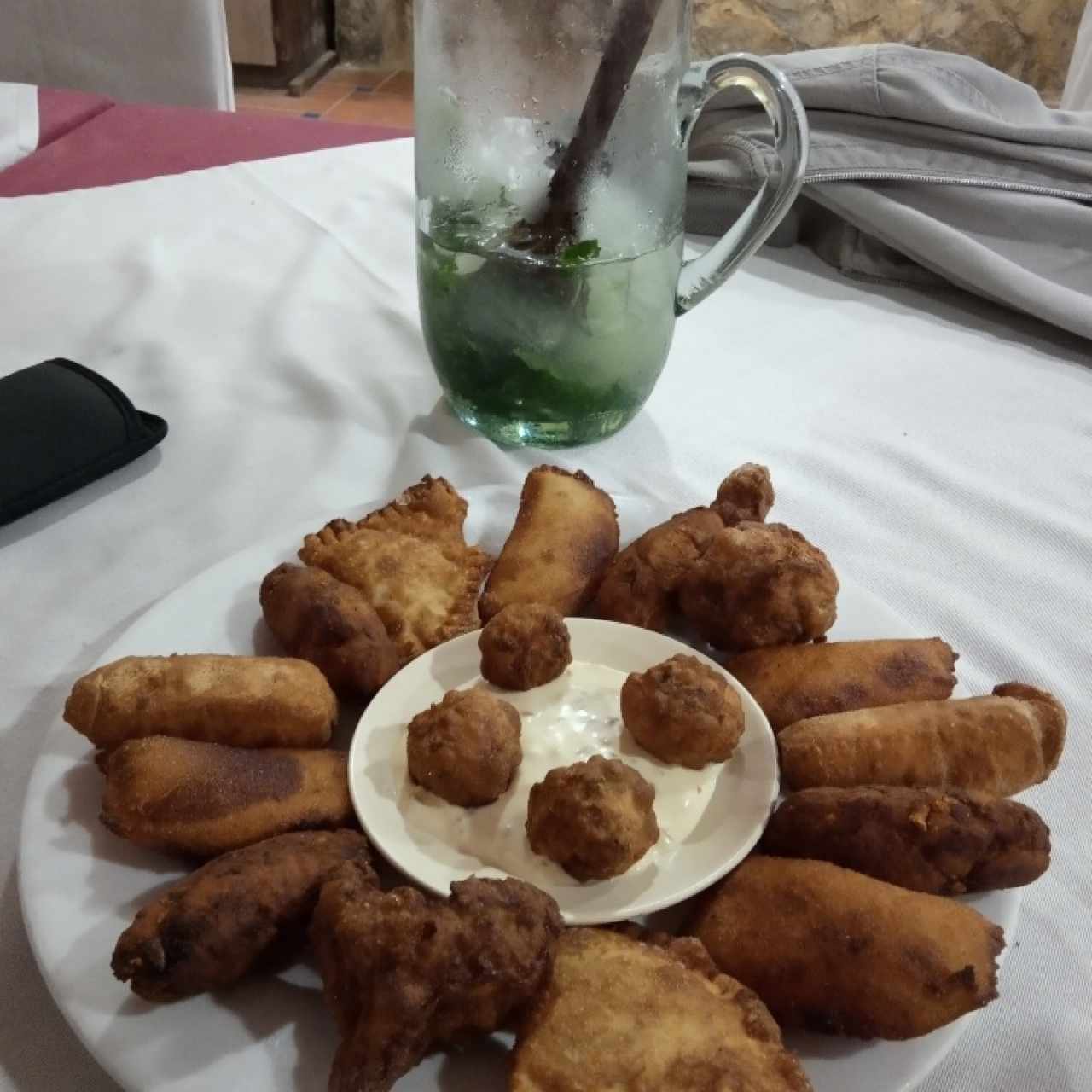 Pasapalos y mojito tradicional