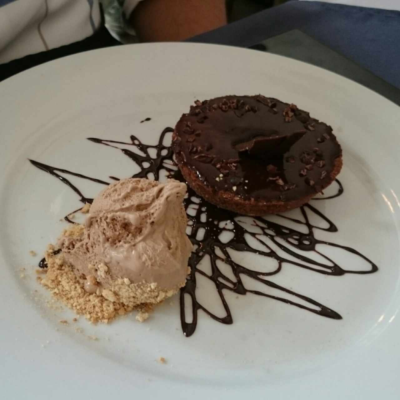 Tartaleta de Chocolate con Helado de Café 