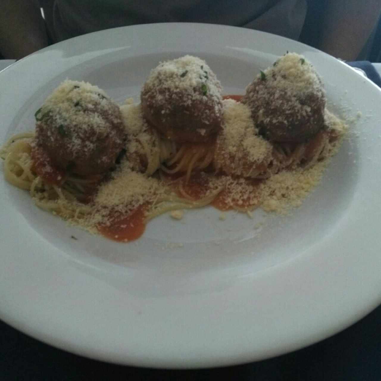 Albóndigas rellenas de mozarella