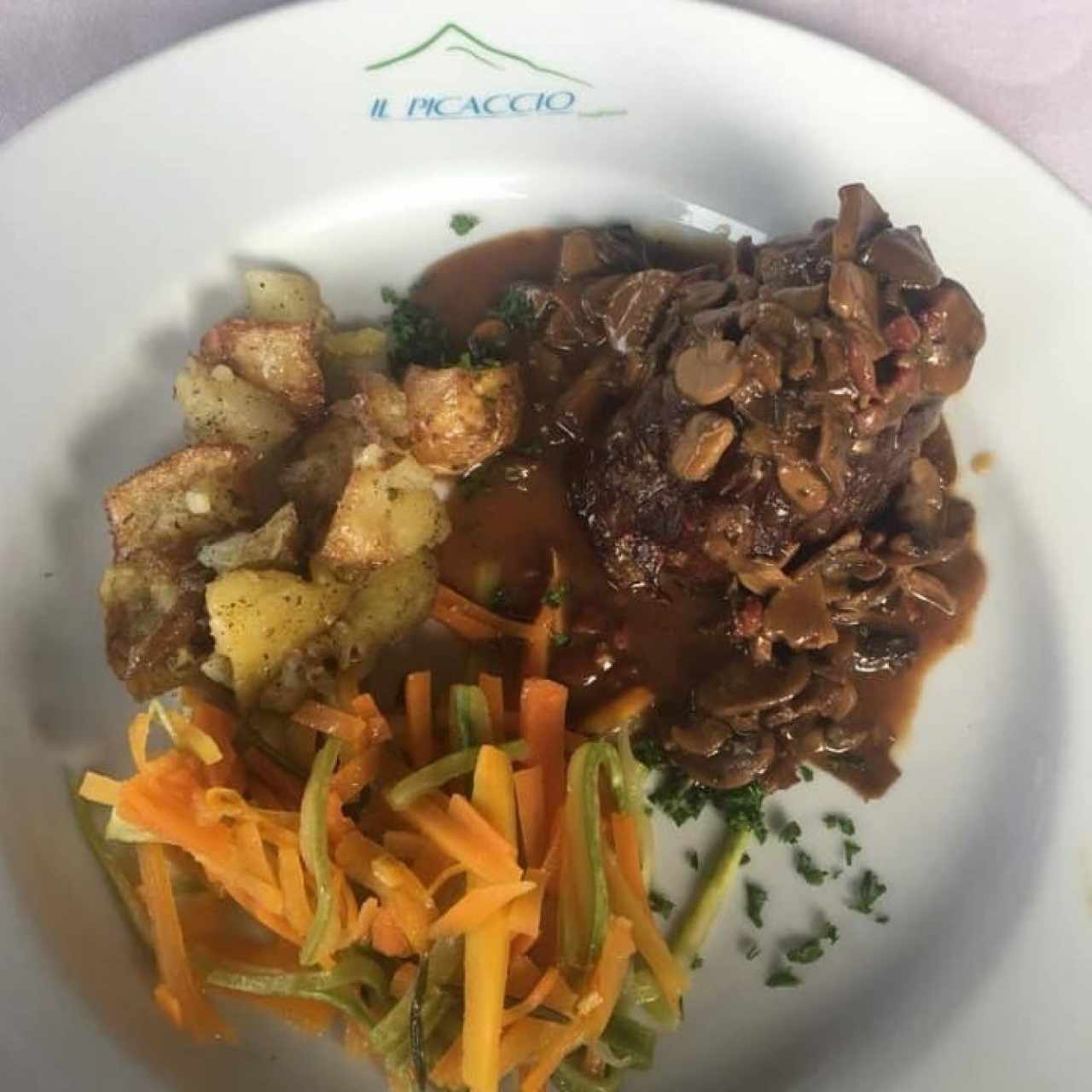 lomito de res en salsa de champiñones 
