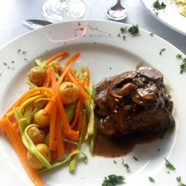 lomito con champiñones y vegetales