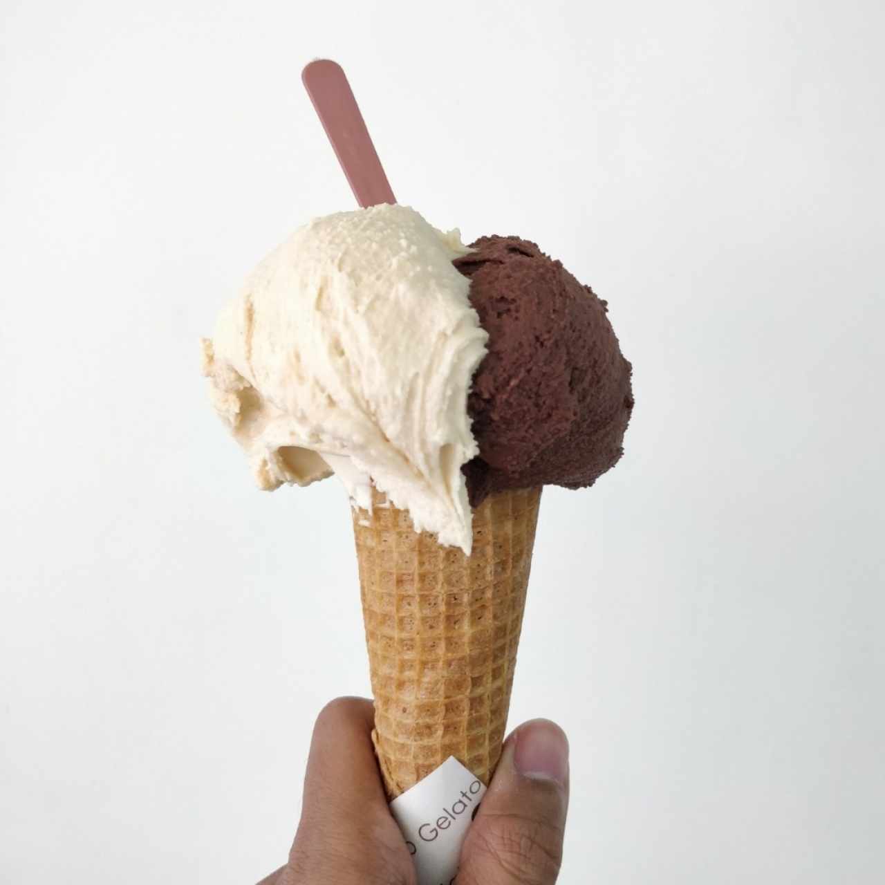 Caramelo salado + Sorbete de chocolate aromatizado con sarrapia