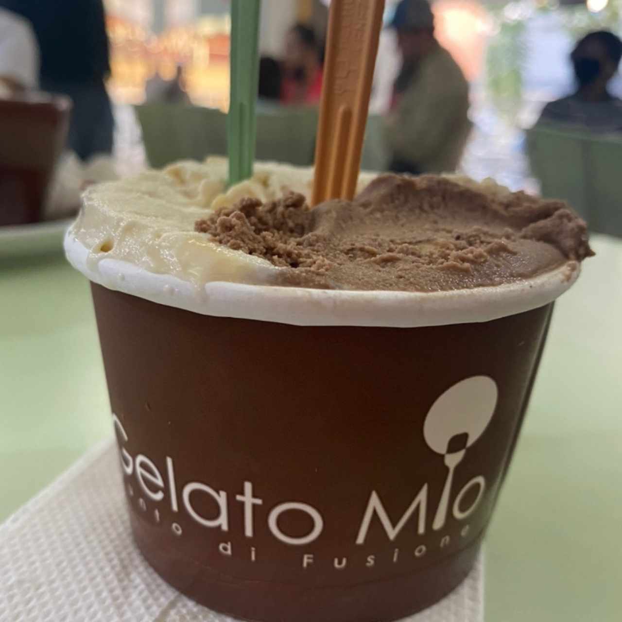 Macadamia y chocolate con confitura de naranja 
