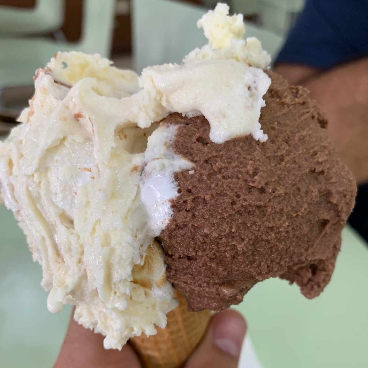 Barquilla de torta tres leches y baccio