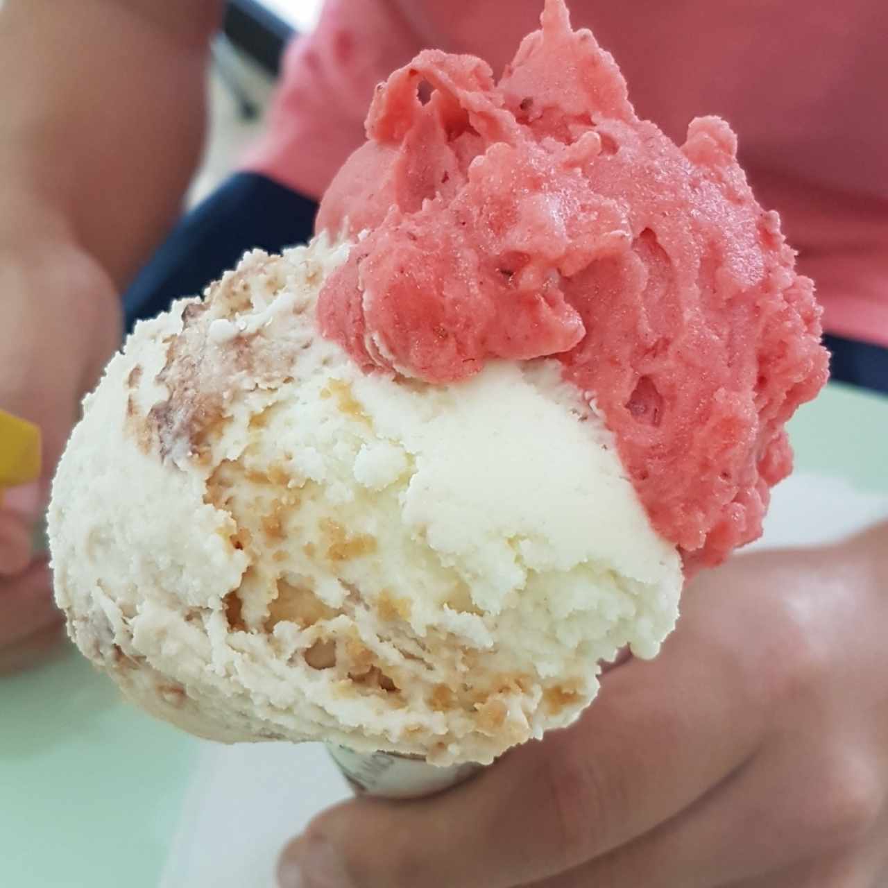 Barquilla de cookies & cream y fresa