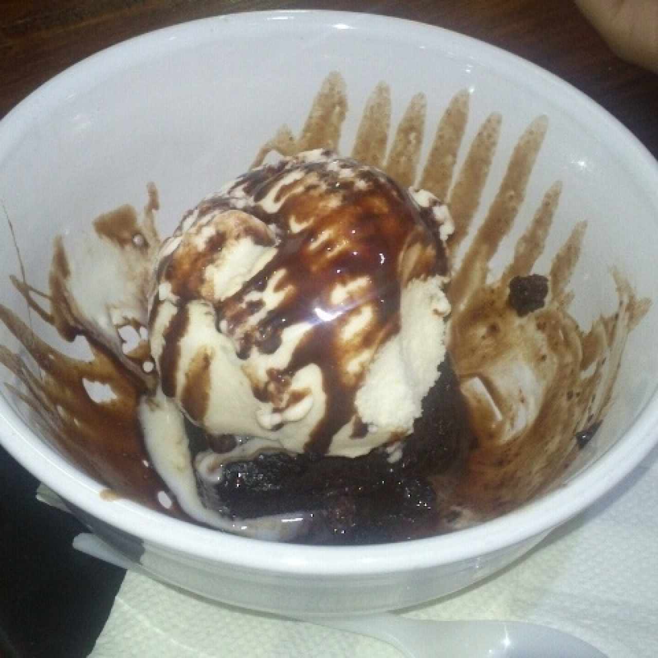 brownie con helado