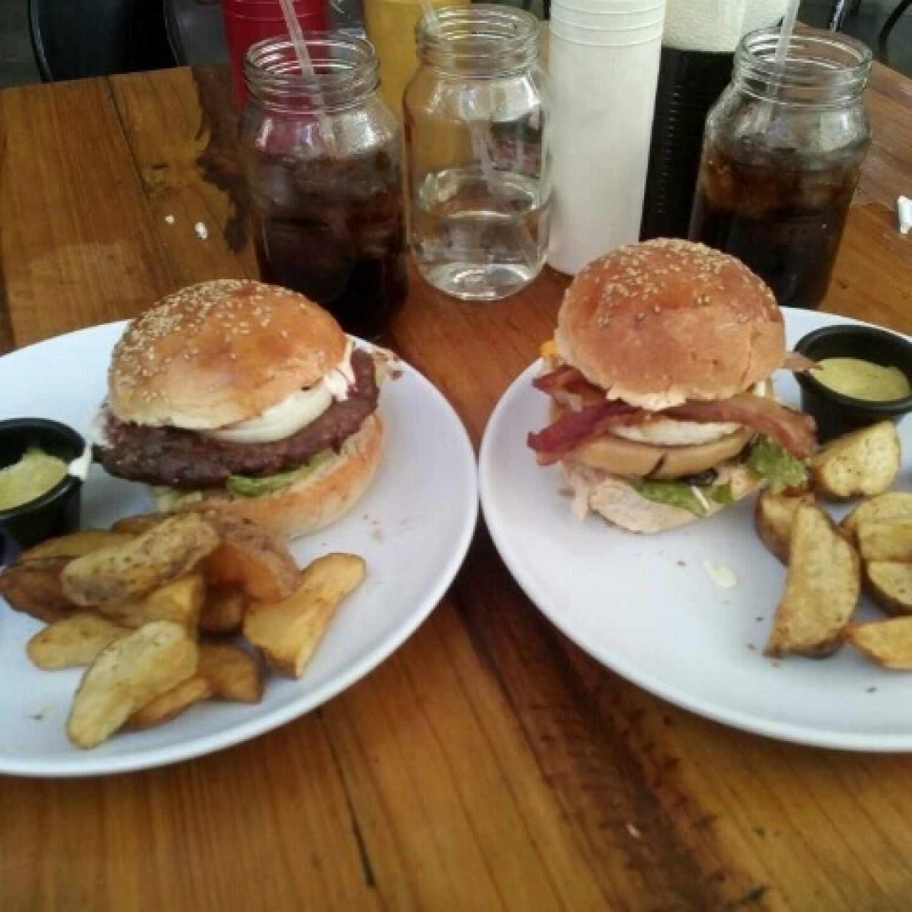 Hamburguesa Jucy Lucy y Barbacoa