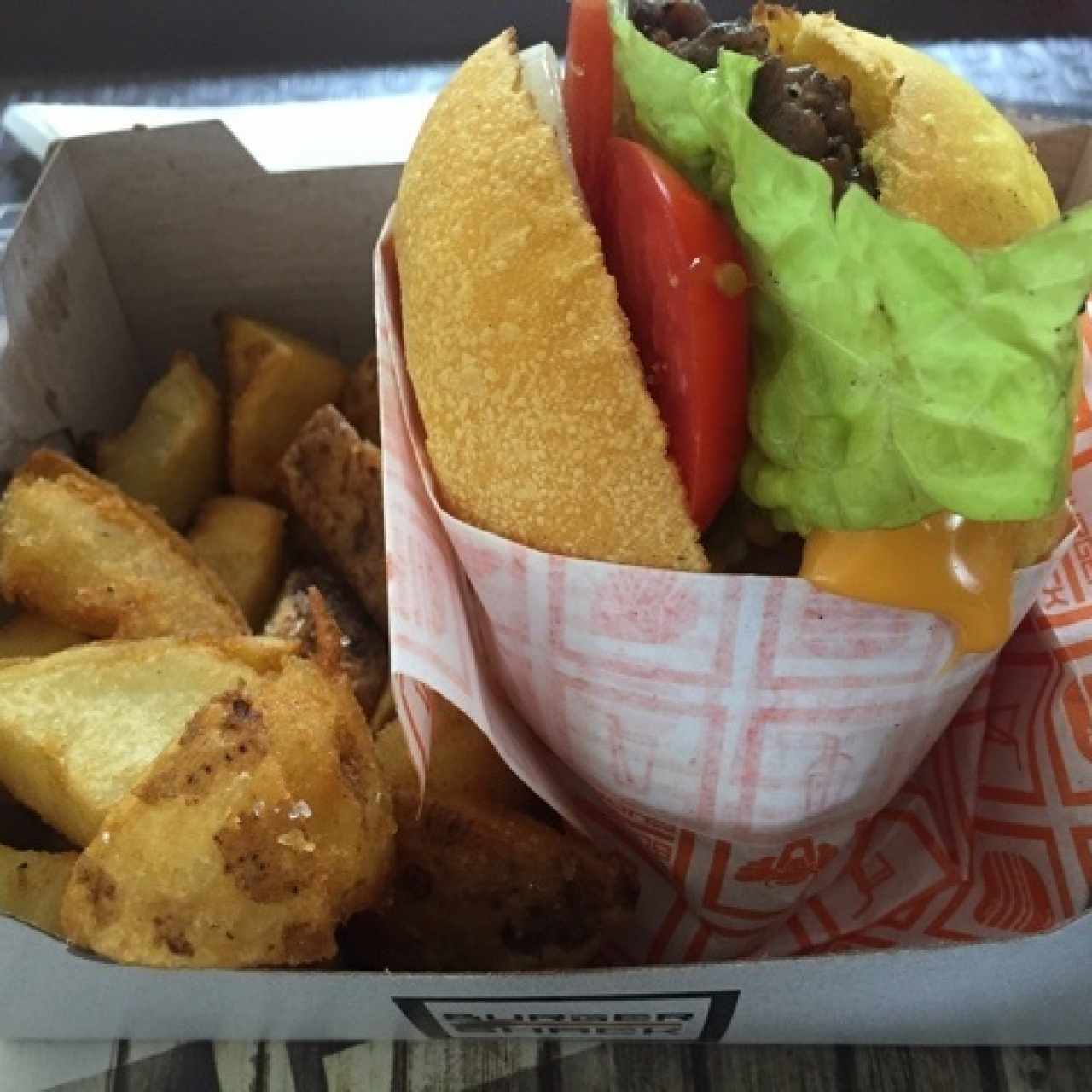 combo clasico con papás rusticas (las mejores)