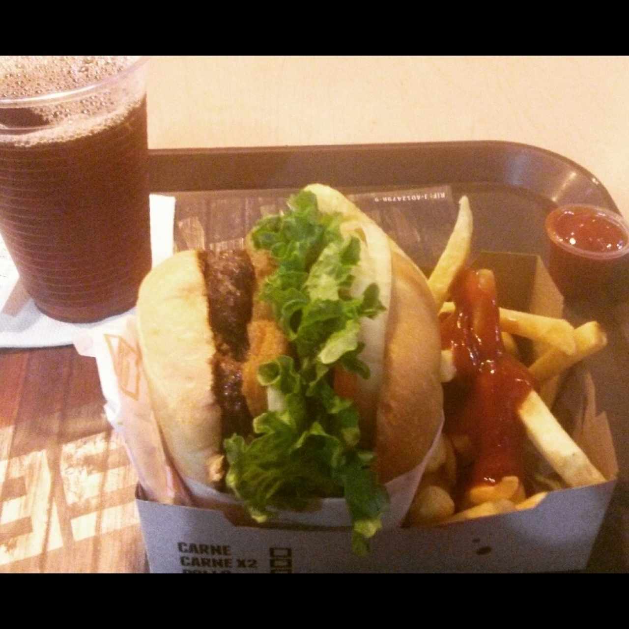hamburguesa de carne con shack de queso crema y tocineta