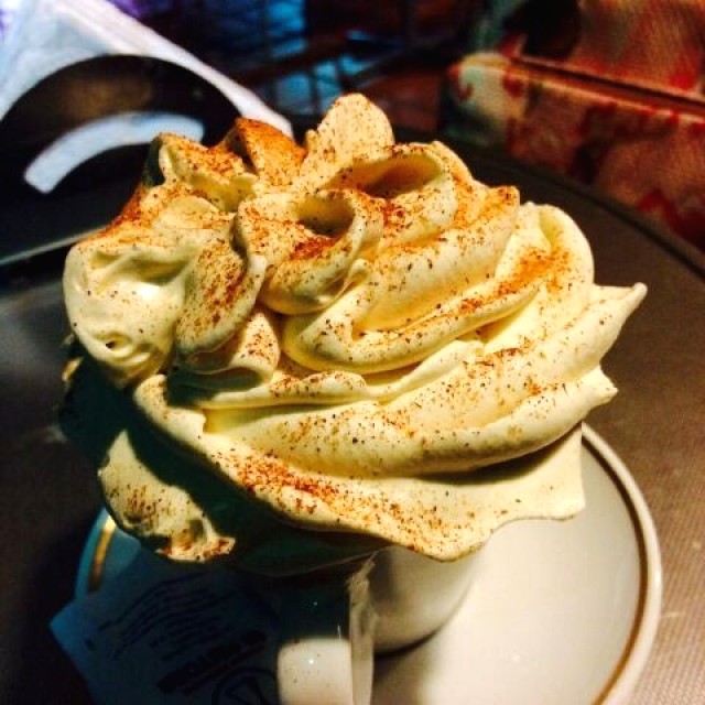 Capuchino con chantilly
