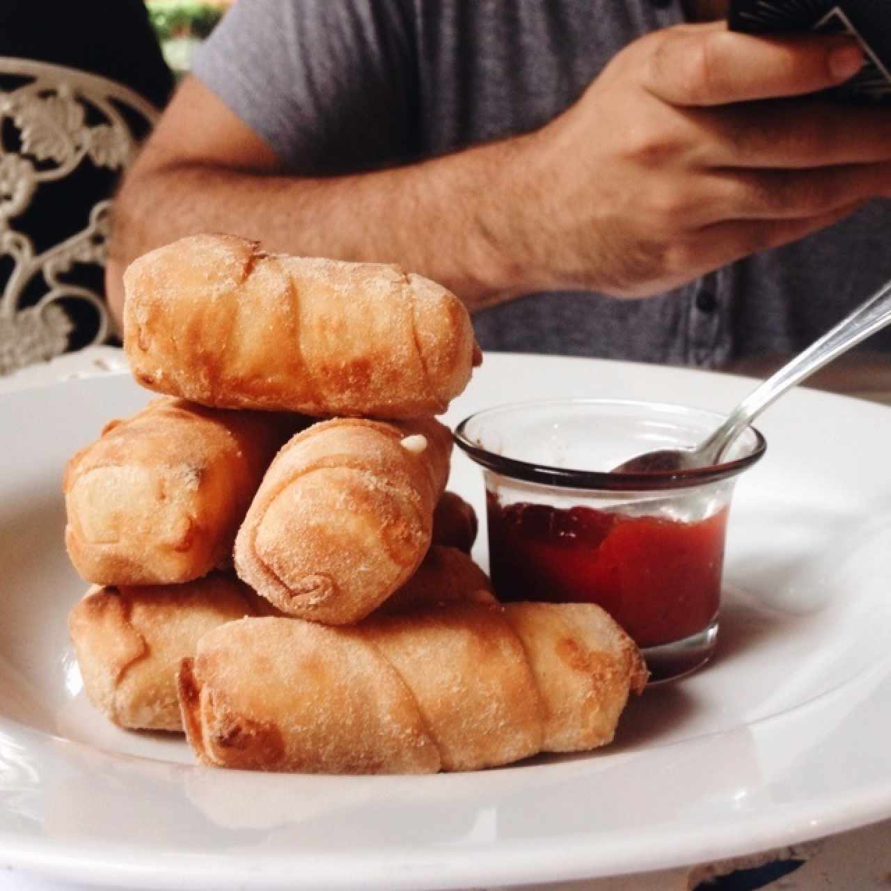 Tequeños con jalea de ají dulce 
