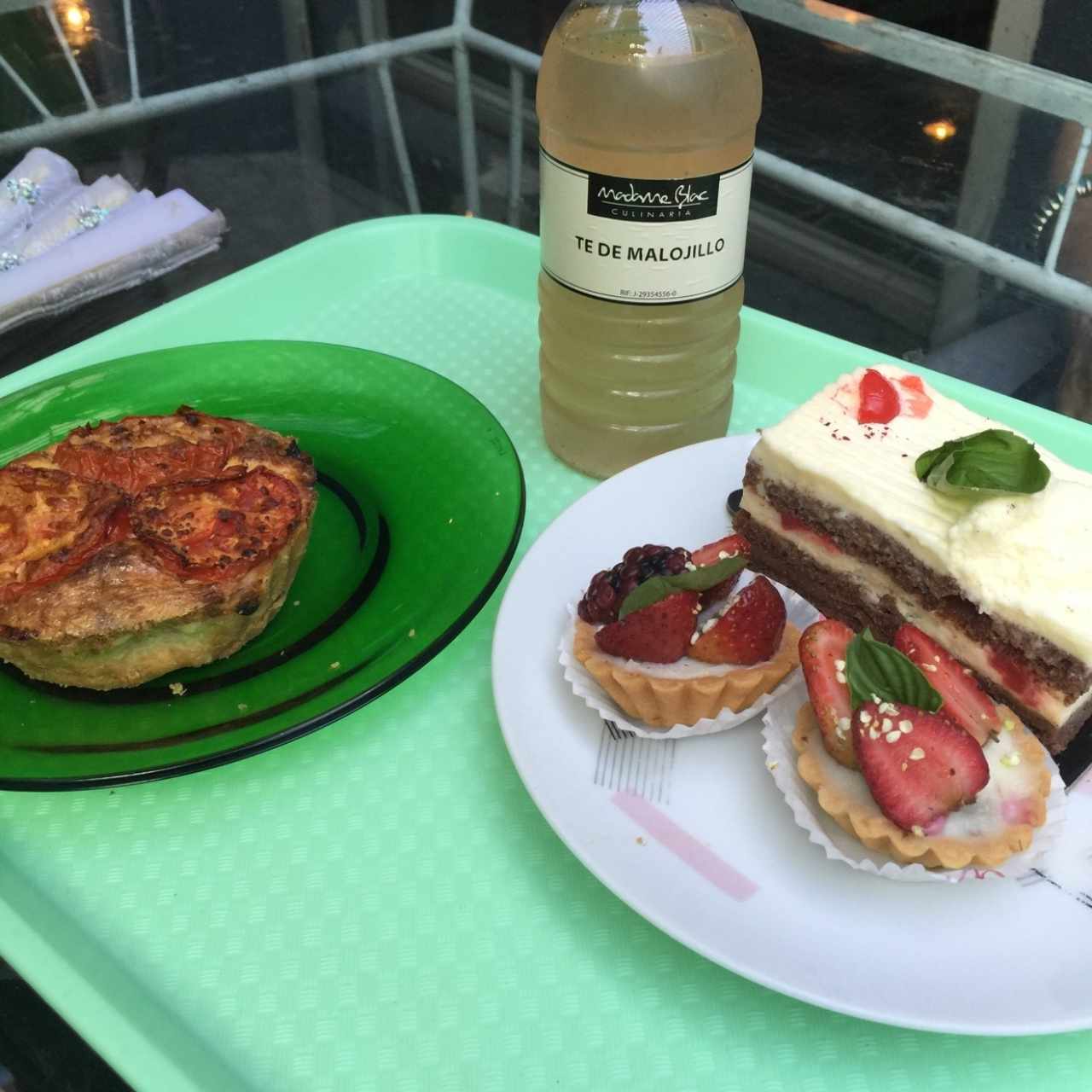 tarta de tomates, selva negra, tartaleta de frutos rojos