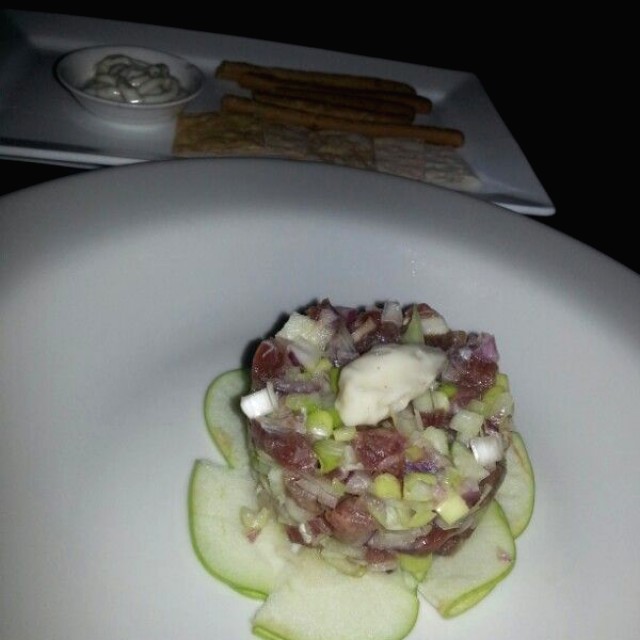 Tartar de lomito con manzanas verdes