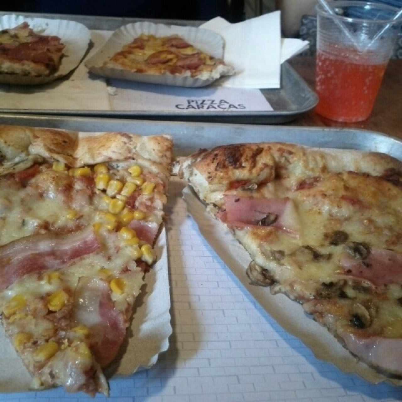 Pizza Primavera y Pizza Jamón con Champiñones