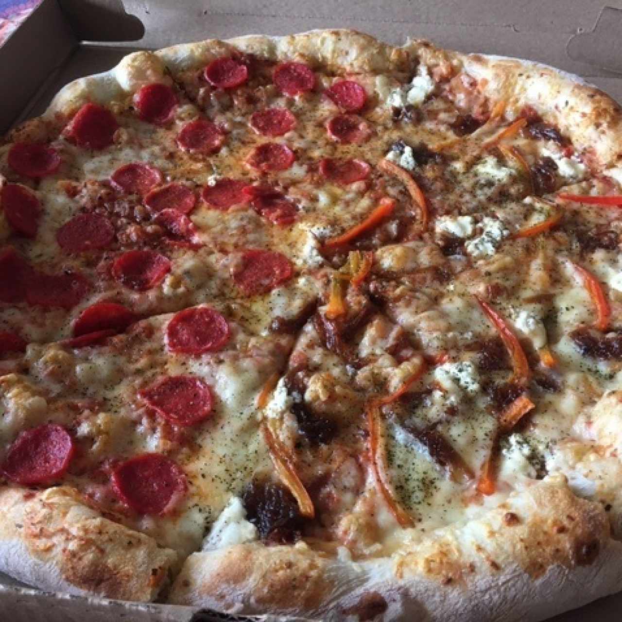 Pizzas - Pepperoni + mediterránea 
