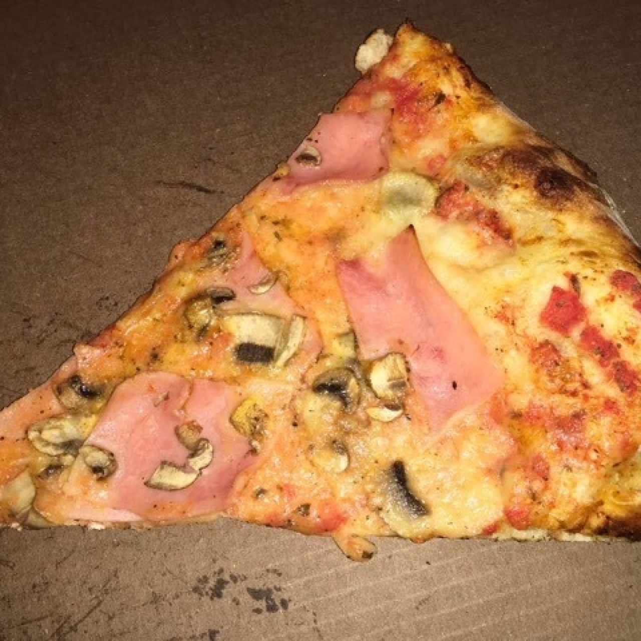 Pizza de Jamon y Champiñones, normal