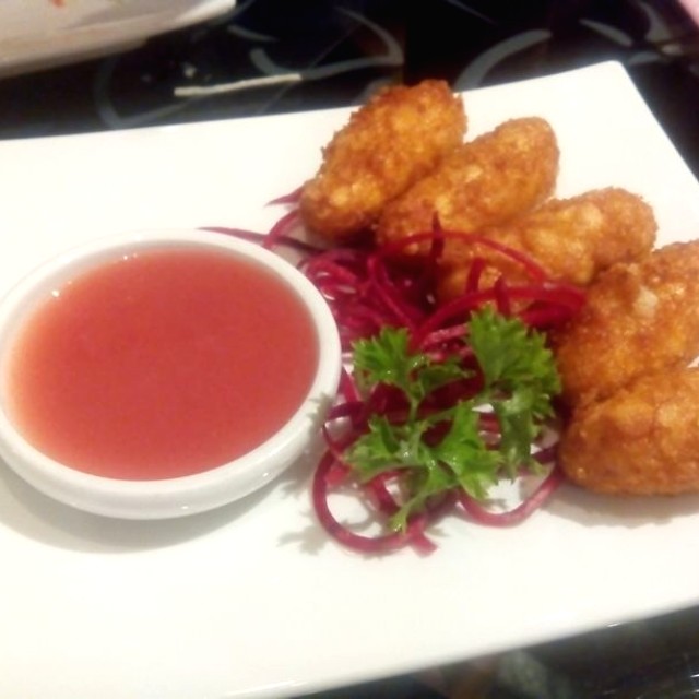 Croquetas de queso de cabra con salsa de guayaba