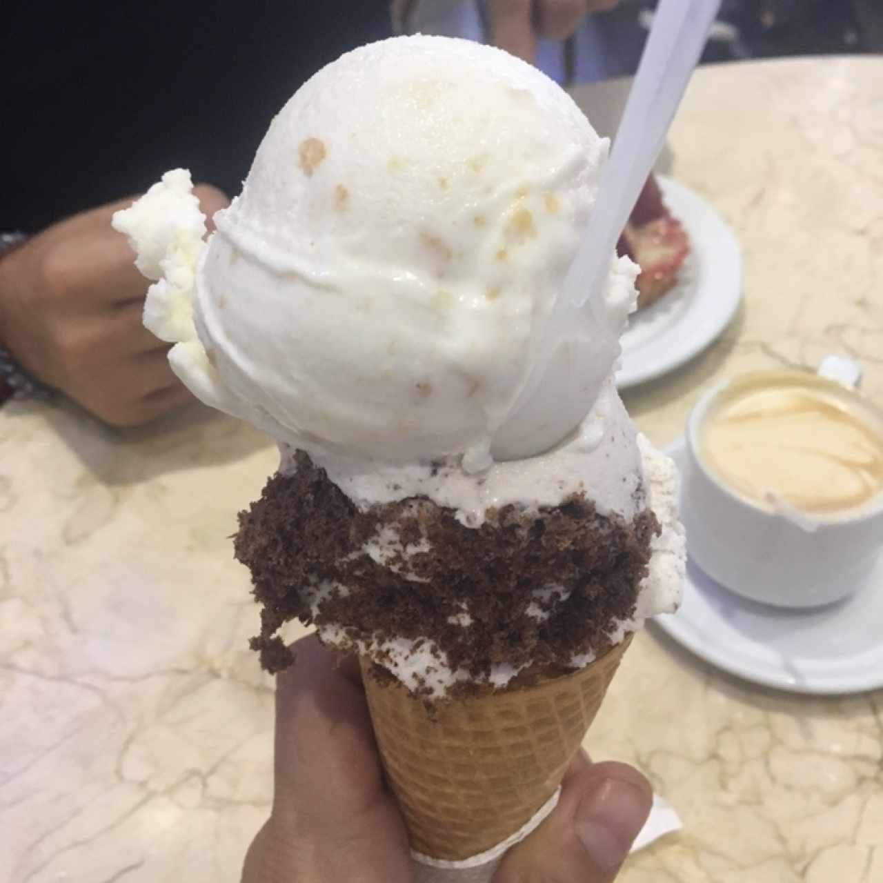 Barquilla de Mil hojas y Brownie 