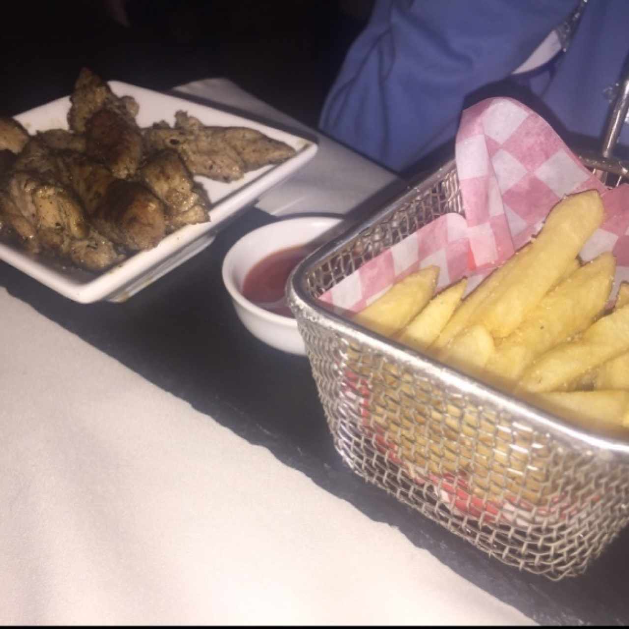 Menú Infantil. Dedos de Pollo con Papas Fritas.