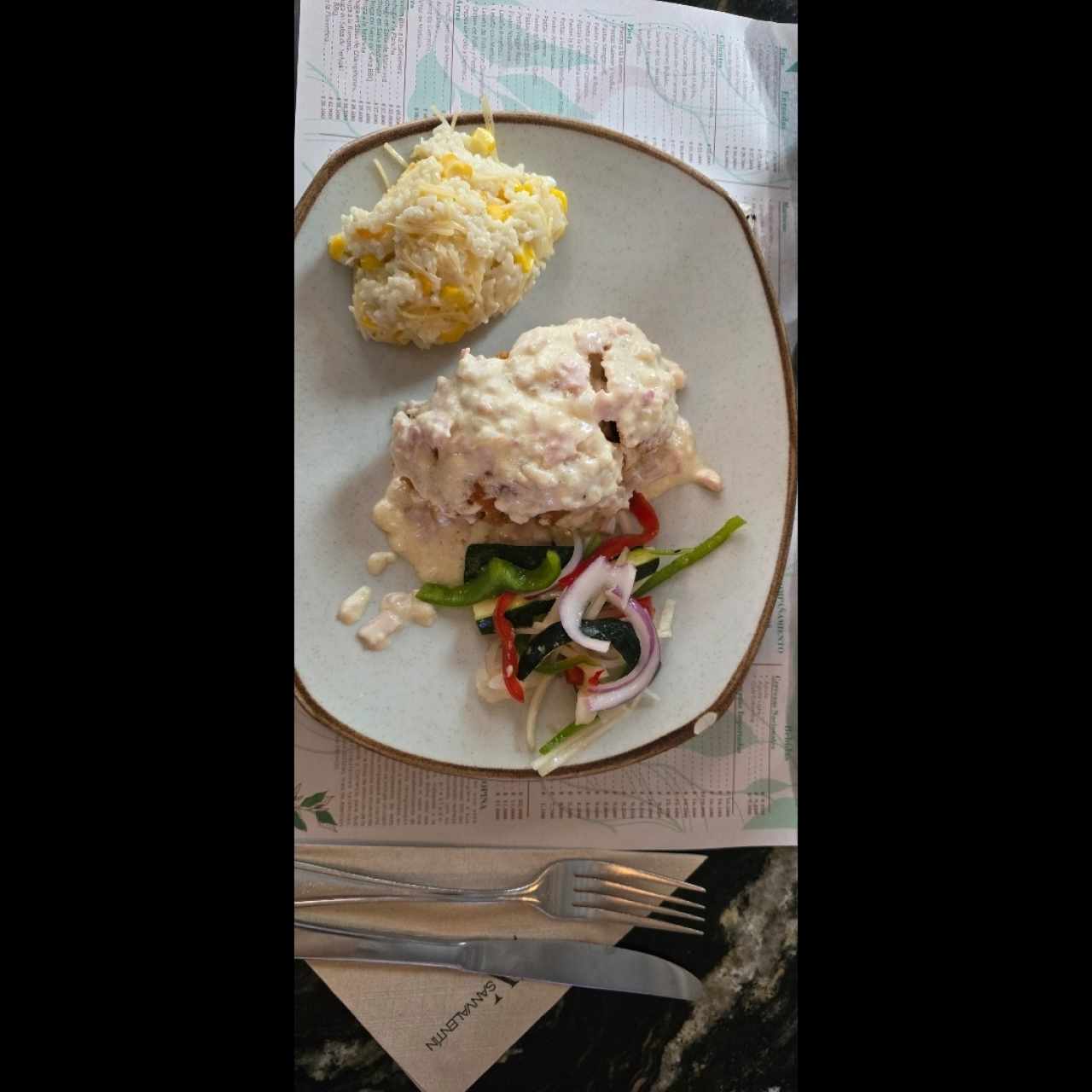 Pollo cordon blue a la carbonera