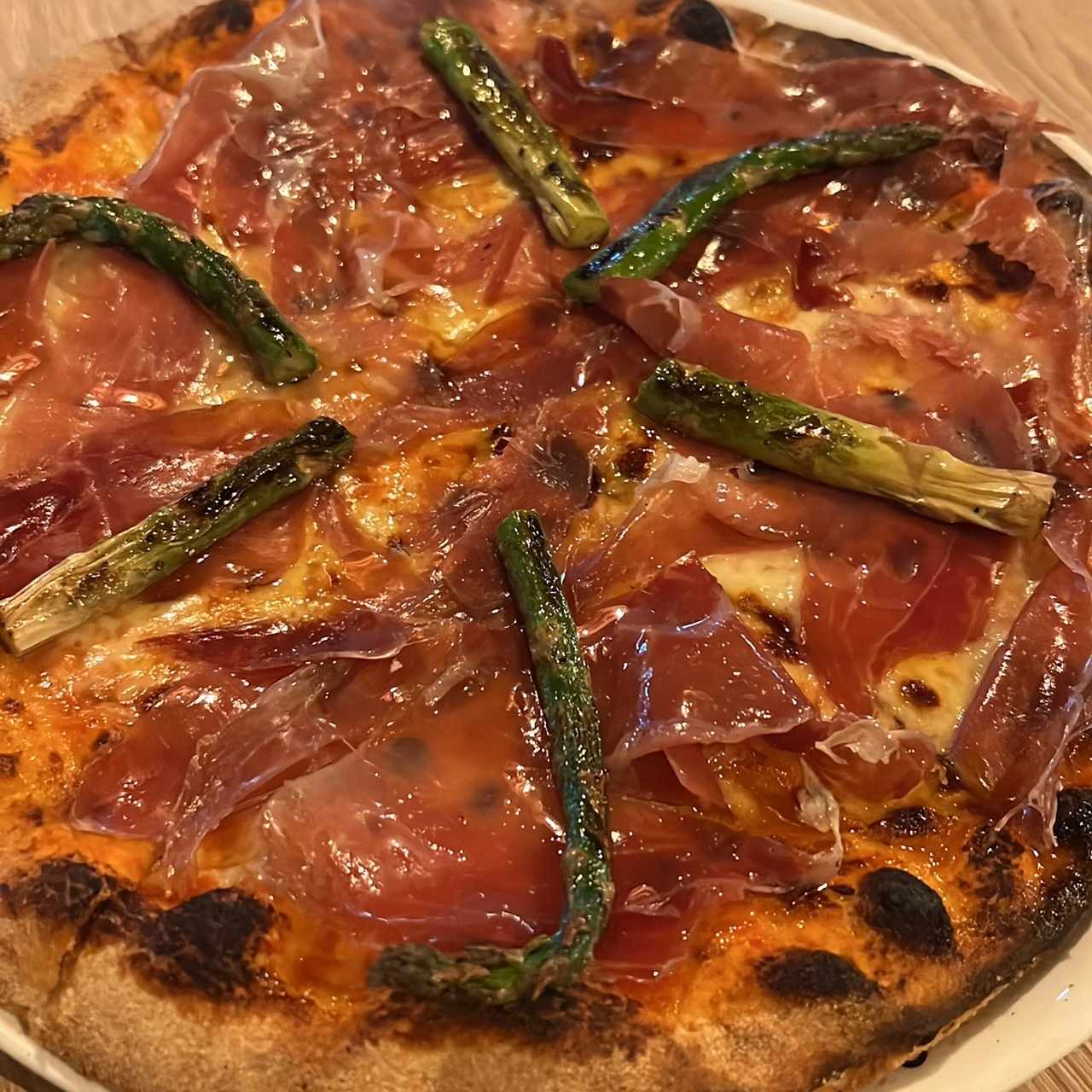 Pizza con Proscciuto