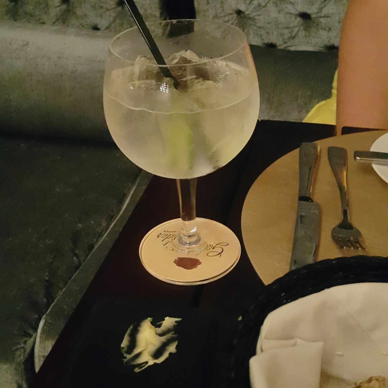 gin tonic bulldog