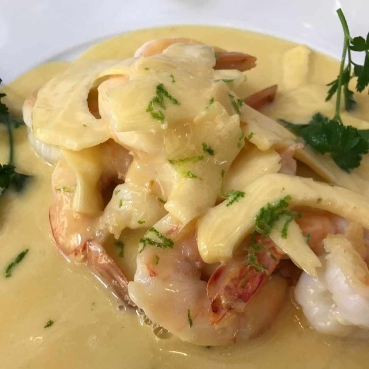 Langostinos con alcachofa