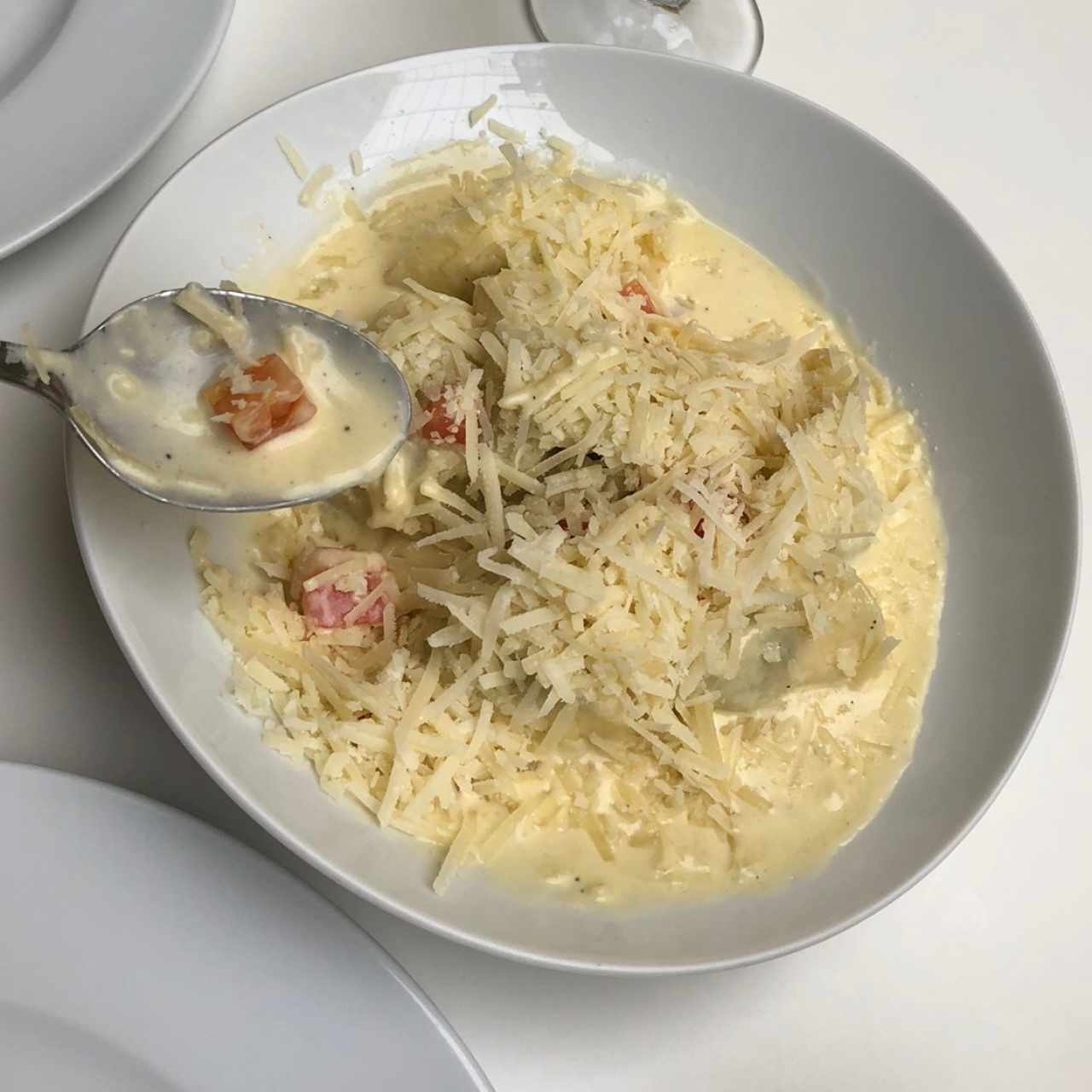 ravioli de cangrejo y salmon