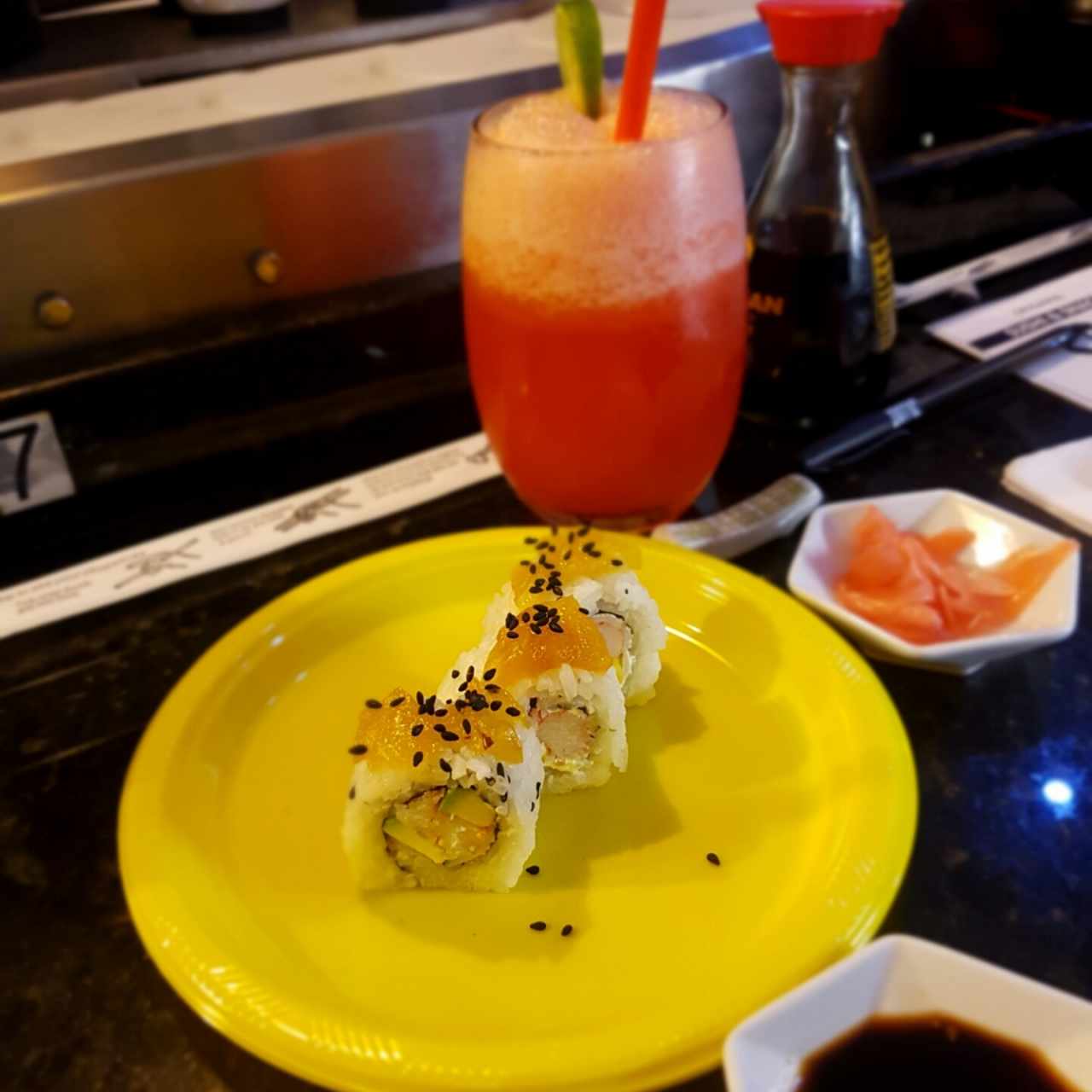 tropical roll y limonada acerezada