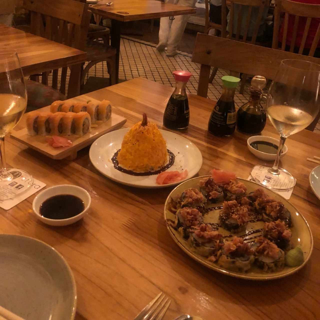 mistura, volcano y spicy tuna 