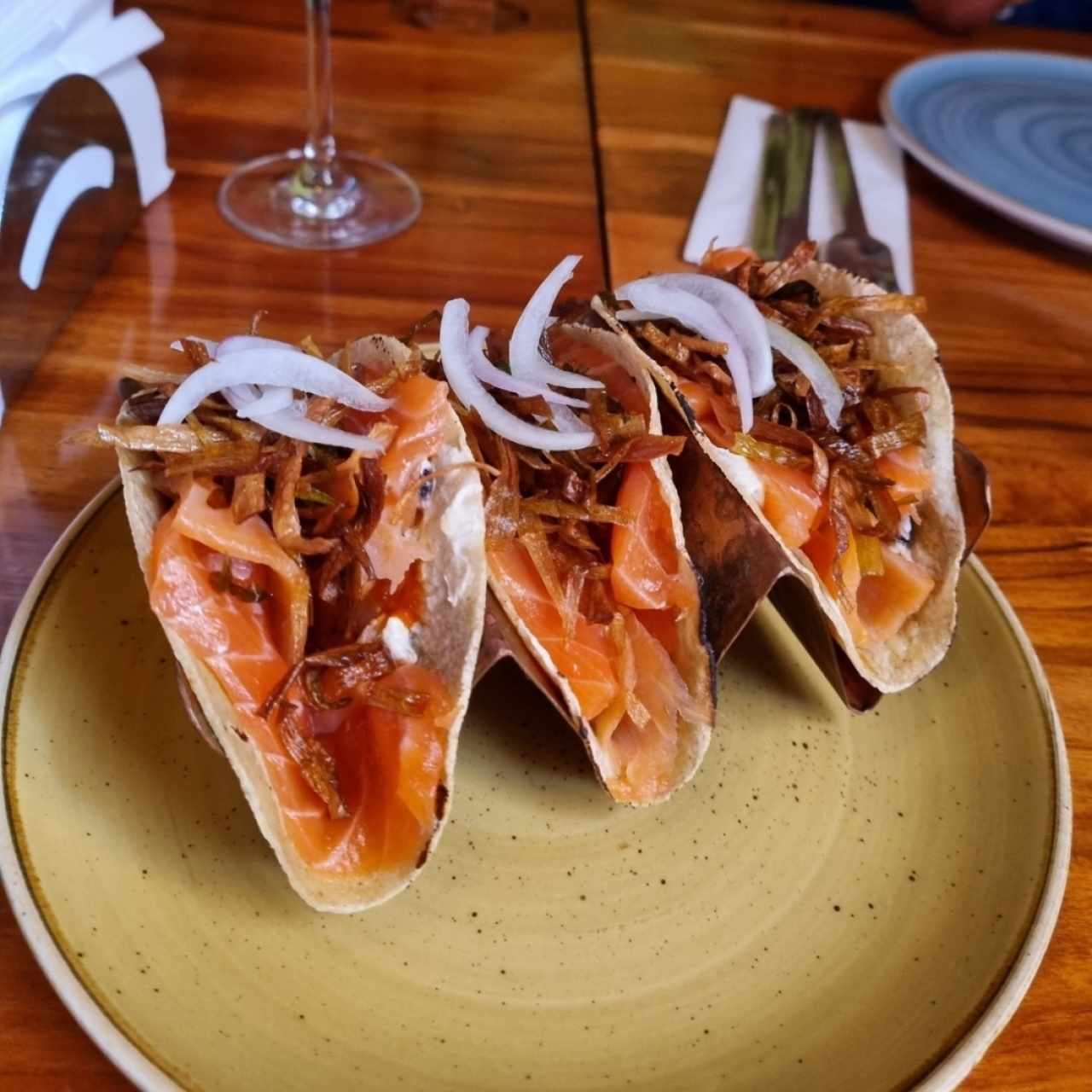 Tacos de salmón