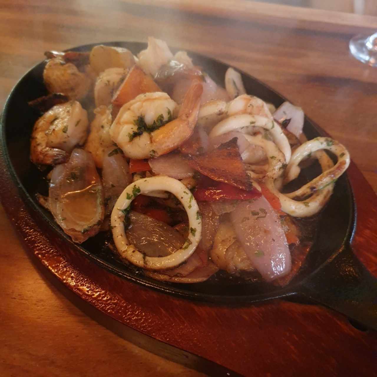 PARA PICAR - Calamares y Camarones
