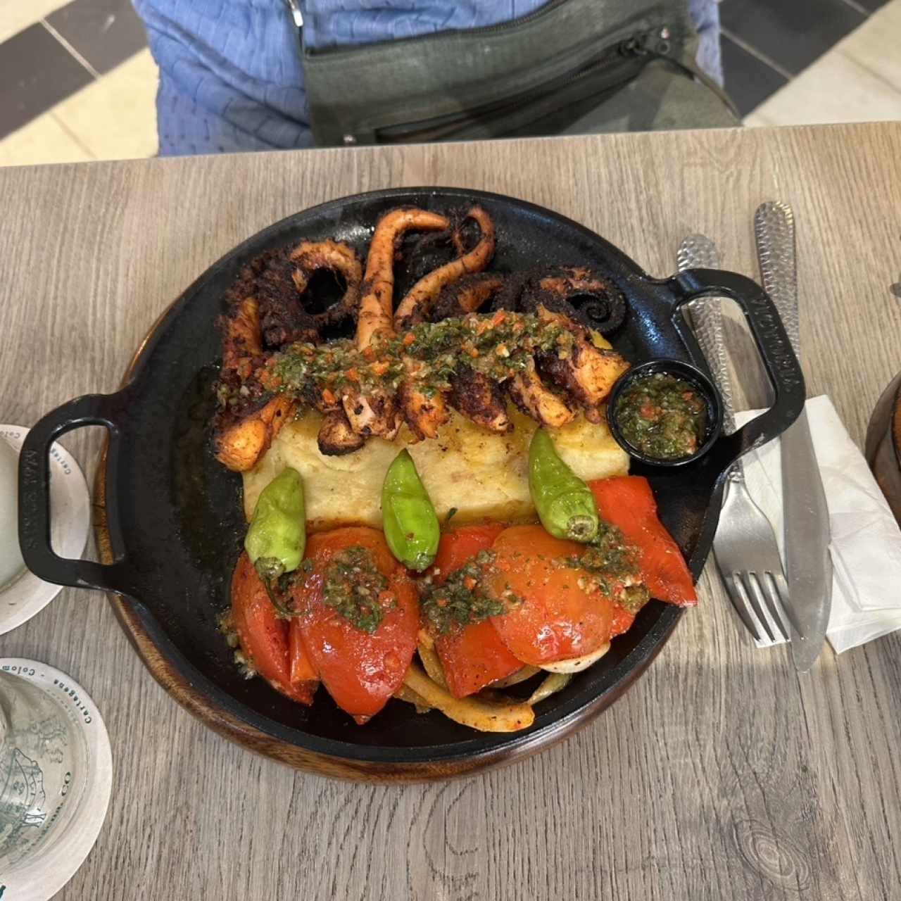 Pulpo a la parrilla (puré de yuca)