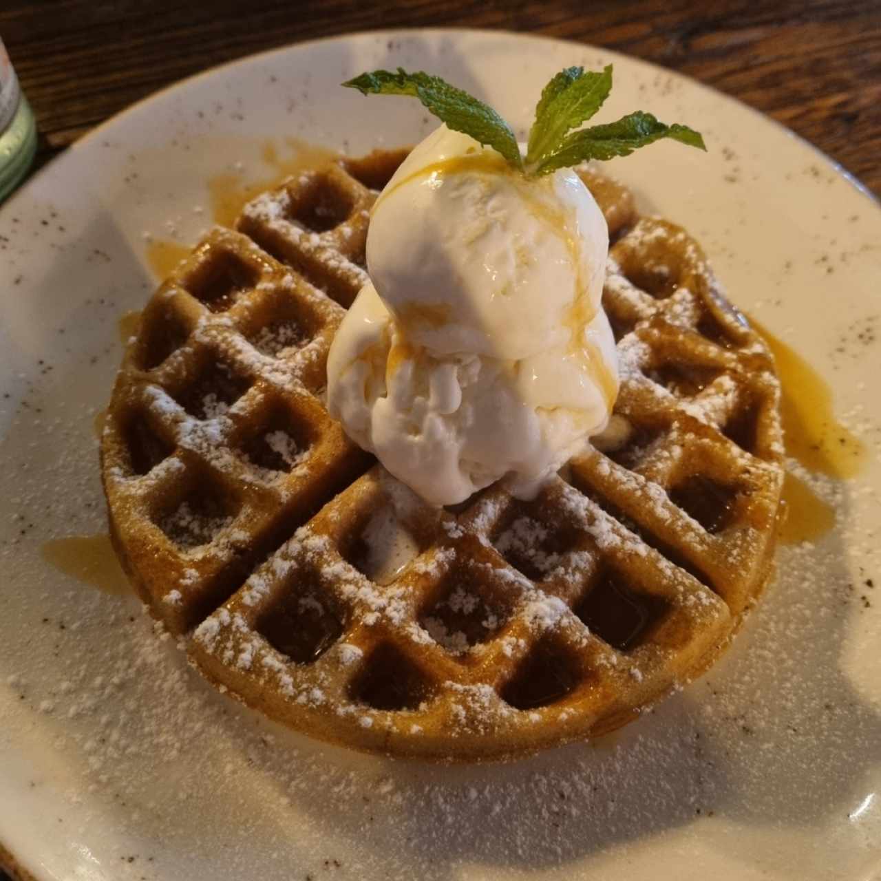 Waffle con helado