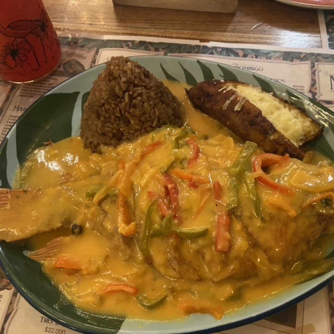 Mojarra negra en zumo de coco
